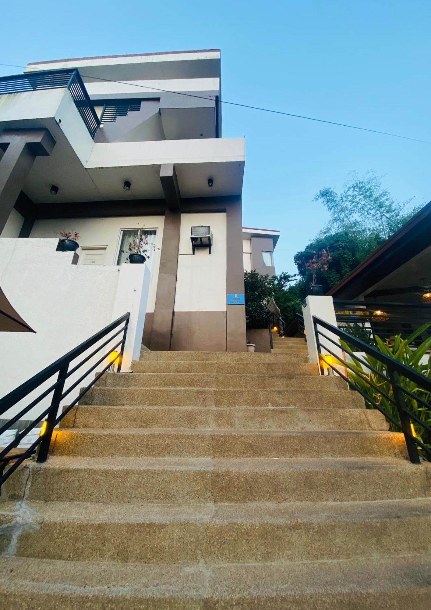Vela Terraces Resort Coron